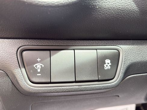 Used 2024 Kia Forte LXS FWD image 7