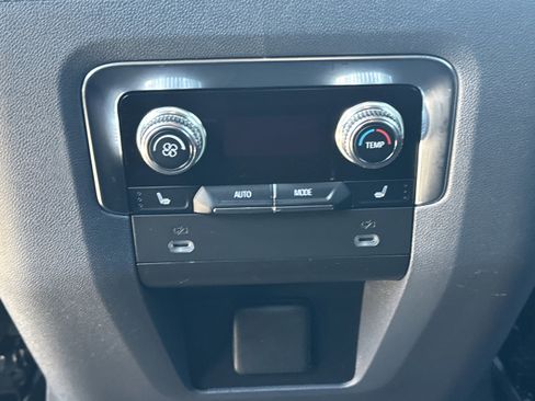 Used 2022 GMC Yukon Denali AWD/4WD image 25