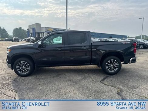 Used 2024 Chevrolet Silverado 1500 LT AWD/4WD image 6