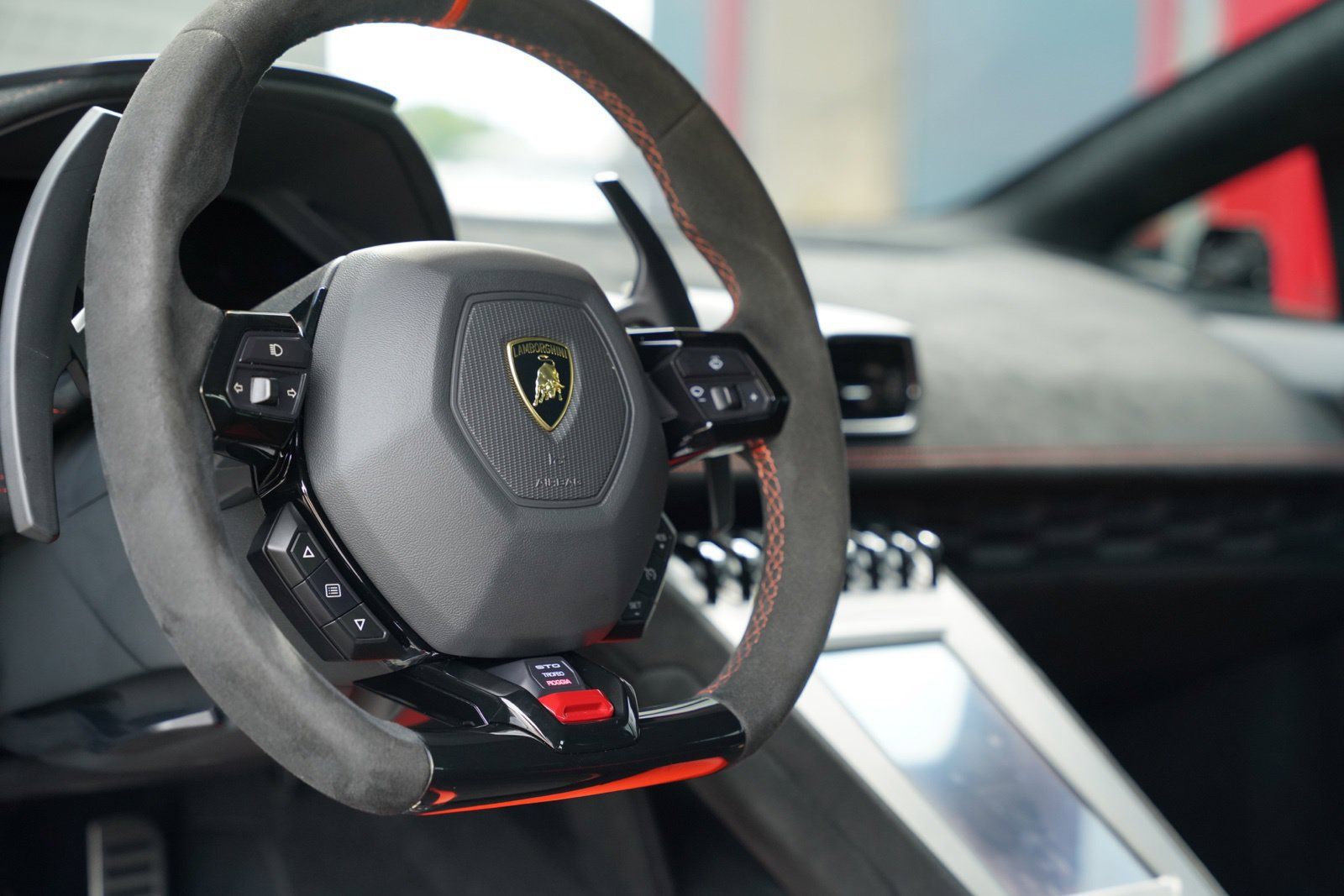 Used 2023 Lamborghini Huracan STO RWD image 33