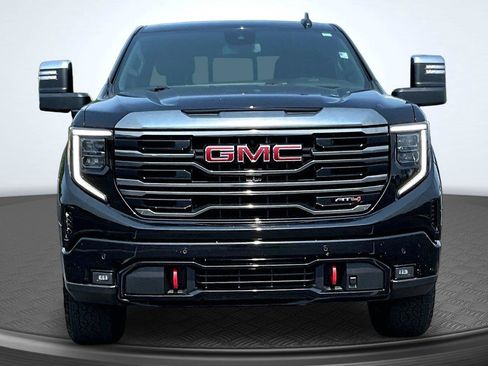 Used 2024 GMC Sierra 1500 AT4 w/ AT4 Preferred Package AWD/4WD image 3