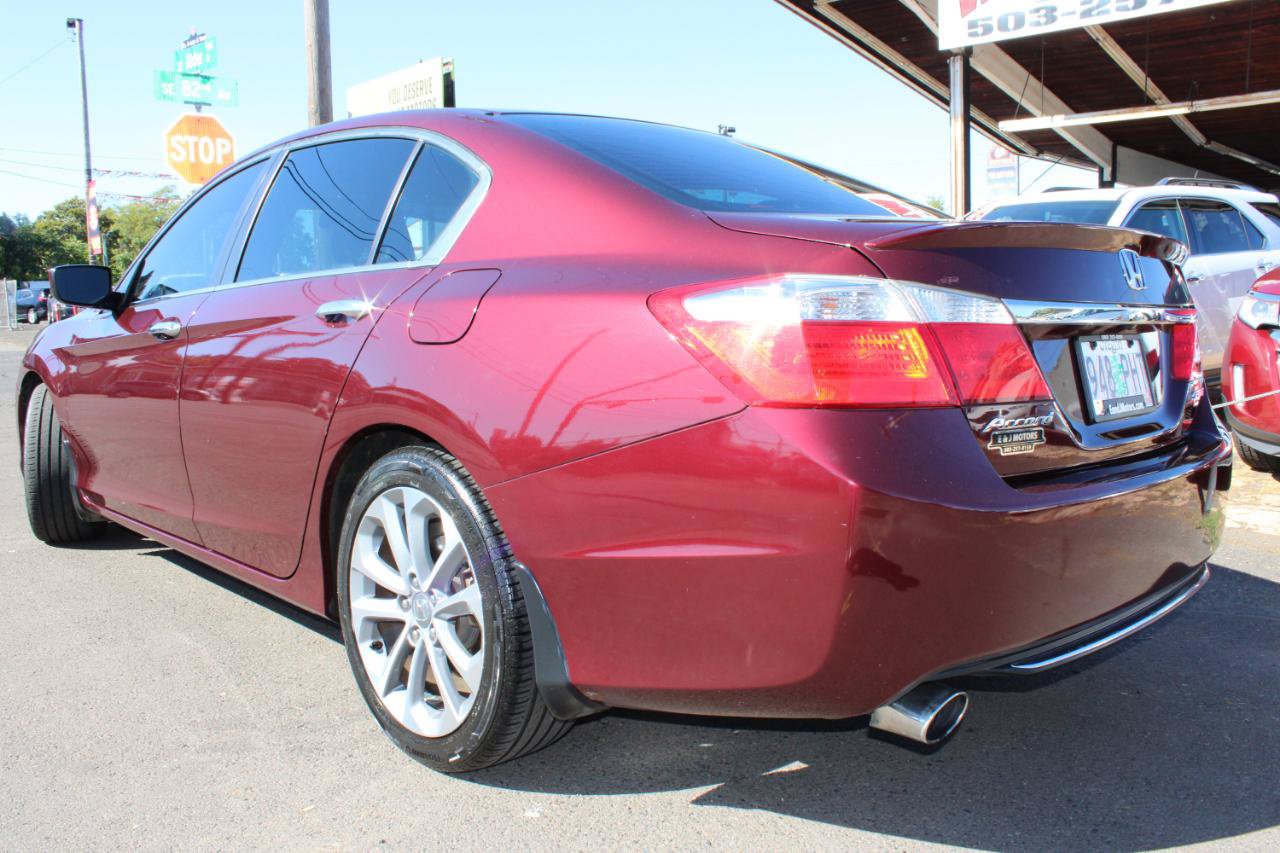Used 2014 Honda Accord Sport image 4