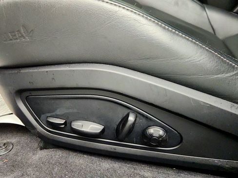 Used 2021 Porsche Taycan AWD/4WD image 12