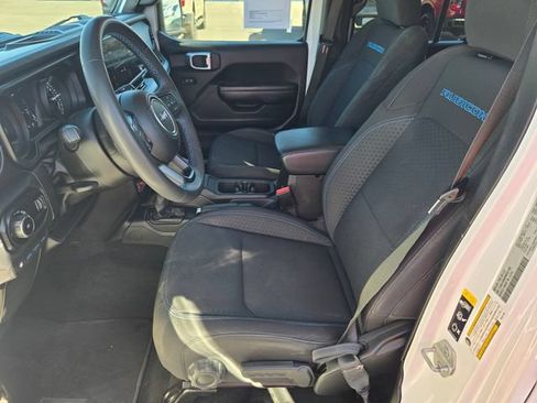 Used 2024 Jeep Wrangler Unlimited Rubicon 4xe AWD/4WD image 11
