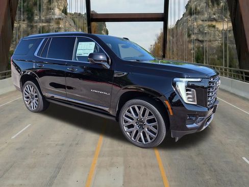 New 2026 GMC Yukon Denali Ultimate w/ LPO, Floor Liner Package AWD/4WD image 1