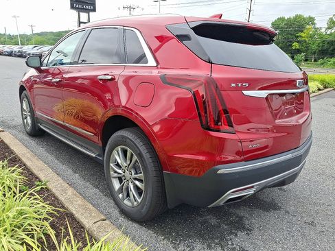 Used 2021 Cadillac XT5 Premium Luxury AWD/4WD image 4
