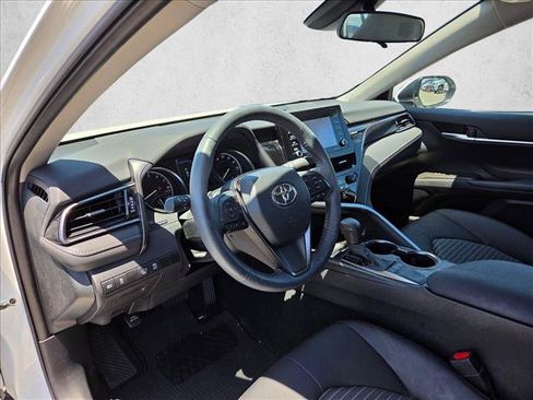 Used 2024 Toyota Camry SE FWD image 9