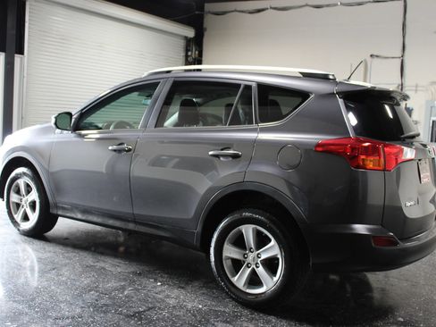 Used 2014 Toyota RAV4 XLE FWD image 5