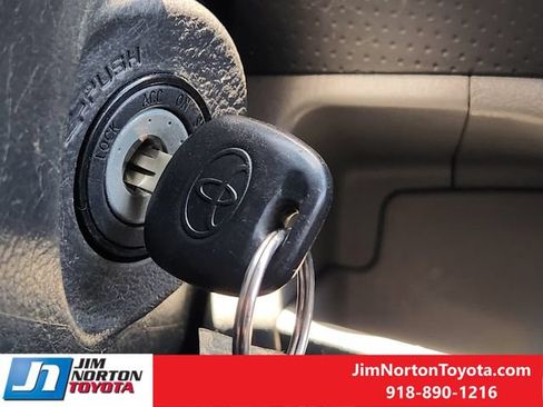Used 2012 Toyota Tacoma PreRunner w/ Convenience Pkg RWD image 21