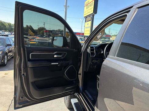 Used 2020 RAM 1500 Laramie AWD/4WD image 12