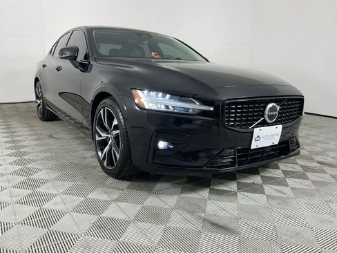 Used 2024 Volvo S60 B5 Core FWD image 12