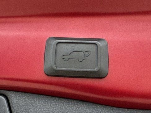 Used 2025 Toyota RAV4 XLE Premium FWD image 34