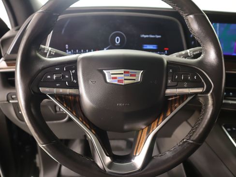 Used 2023 Cadillac Escalade Premium Luxury image 3
