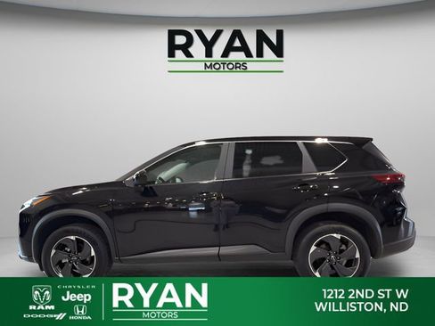 Used 2025 Nissan Rogue SV AWD/4WD image 14