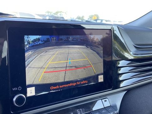 Used 2025 Toyota Camry LE FWD image 32