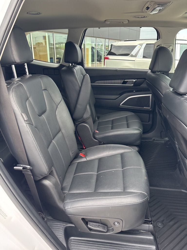 Used 2024 Kia Telluride EX w/ EX Captain's Chair Package AWD/4WD image 29