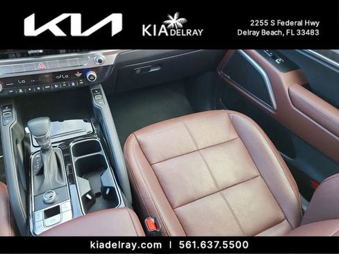 Used 2024 Kia Telluride EX w/ EX Captain's Chair Package FWD image 14