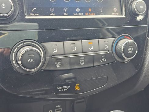 Used 2019 Nissan Rogue SV AWD/4WD image 29