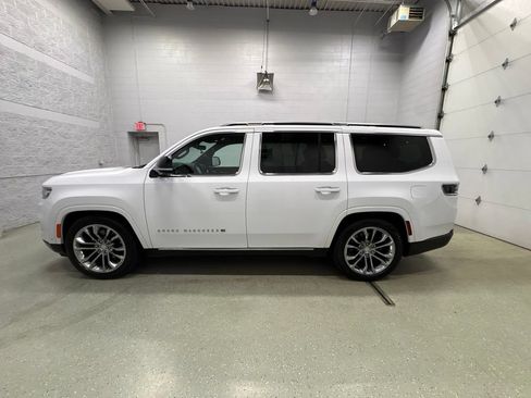 Used 2023 Jeep Grand Wagoneer Series II AWD/4WD image 7