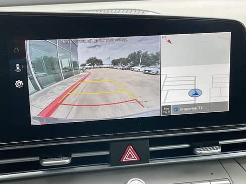 Used 2025 Hyundai Elantra SEL image 30