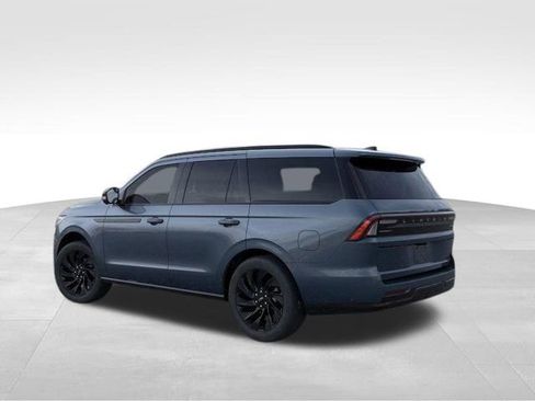 New 2025 Lincoln Navigator Reserve w/ Jet Appearance Package image 5