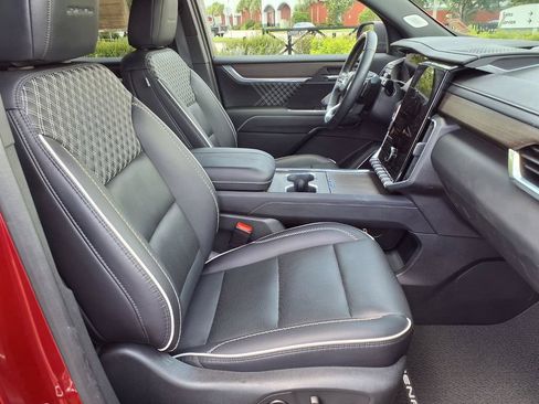 Used 2025 GMC Acadia Denali w/ Super Cruise Package AWD/4WD image 14
