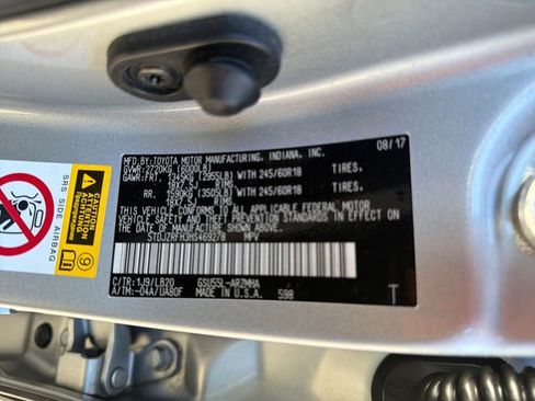 Used 2017 Toyota Highlander XLE AWD/4WD image 17