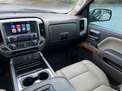 Used 2018 GMC Sierra 1500 SLT AWD/4WD image 29