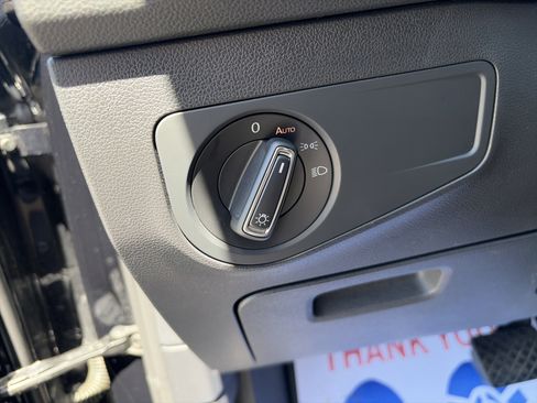 Used 2023 Volkswagen Tiguan SE FWD image 34