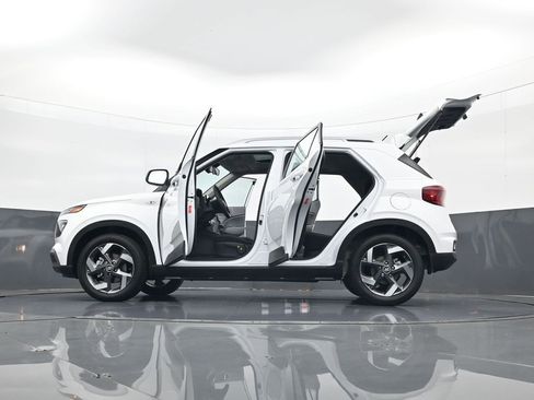 New 2026 Hyundai Venue SEL FWD image 34