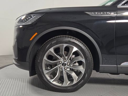 New 2026 Lincoln Aviator AWD image 11