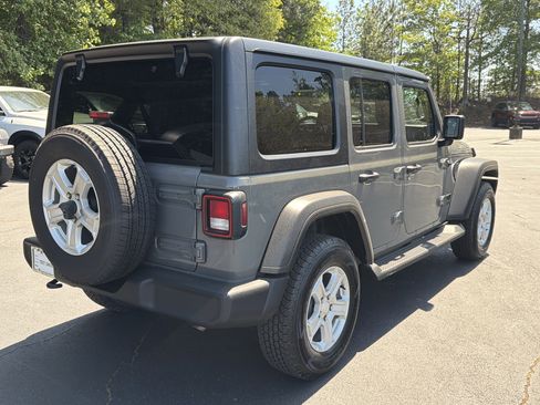 Used 2022 Jeep Wrangler Unlimited Sport image 8