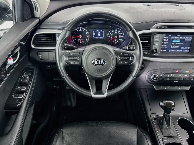 Used 2017 Kia Sorento FWD image 14