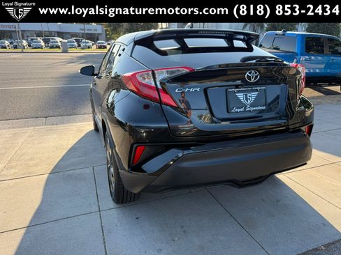 Used 2020 Toyota C-HR LE FWD image 4