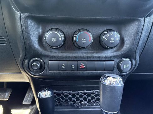 Used 2012 Jeep Wrangler Sport AWD/4WD image 20