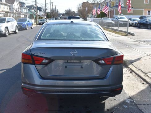 Used 2025 Nissan Altima 2.5 SV image 7