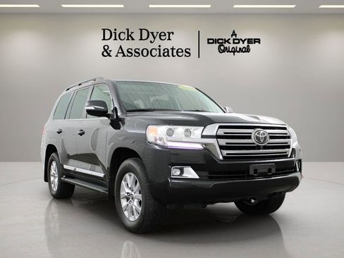 Used 2018 Toyota Land Cruiser image 1