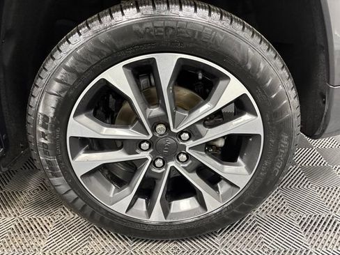 Used 2022 Jeep Grand Cherokee Overland AWD/4WD image 9