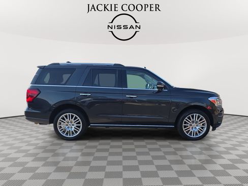 Used 2024 Ford Expedition Limited AWD/4WD image 4