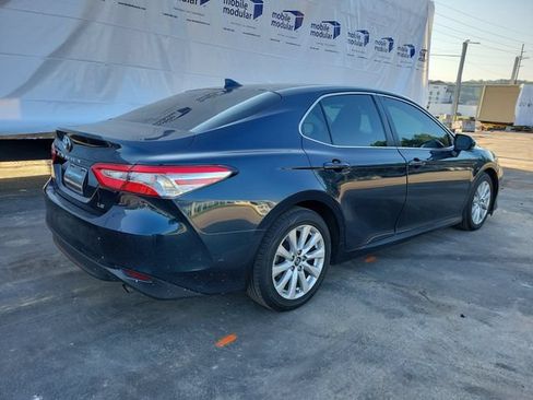 Used 2019 Toyota Camry LE FWD image 5