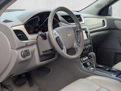 Used 2017 Chevrolet Traverse LT FWD image 10