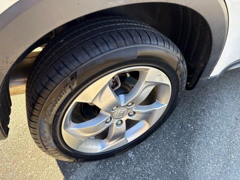 Used 2018 Honda HR-V LX image 9