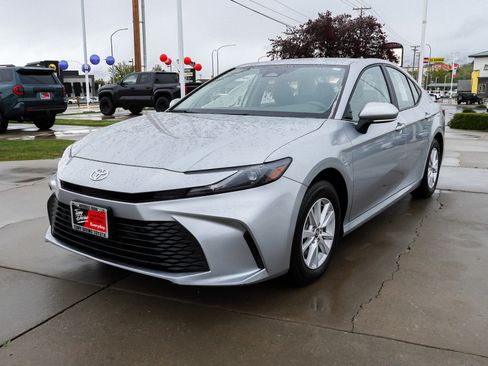 Certified 2025 Toyota Camry LE AWD/4WD image 4