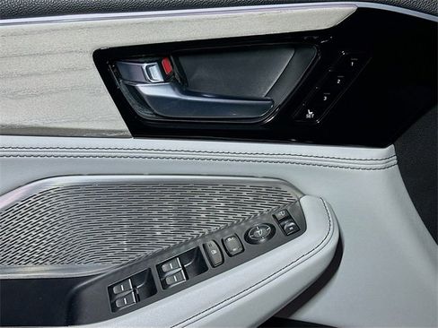 Used 2023 Acura MDX SH-AWD w/ Advance Package image 15