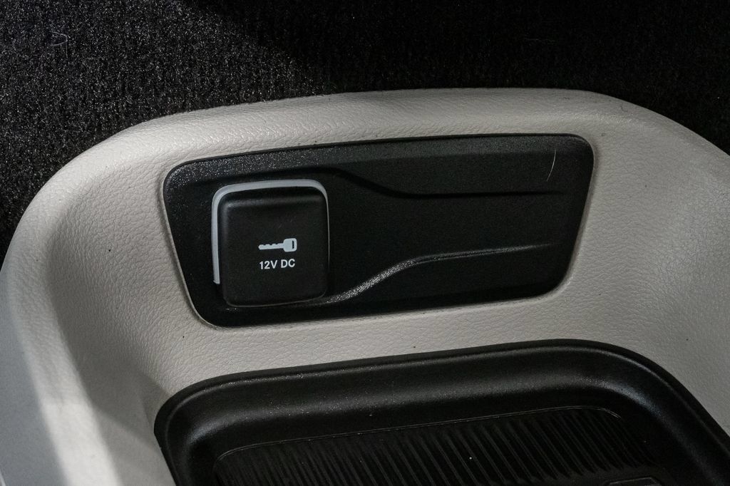 Used 2023 Chrysler Pacifica Touring-L FWD image 21