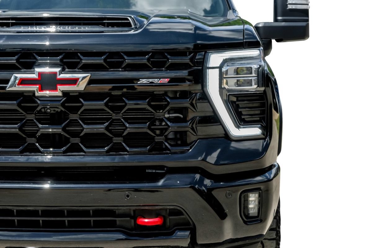 Used 2025 Chevrolet Silverado 2500 ZR2 w/ Technology Package AWD/4WD image 52