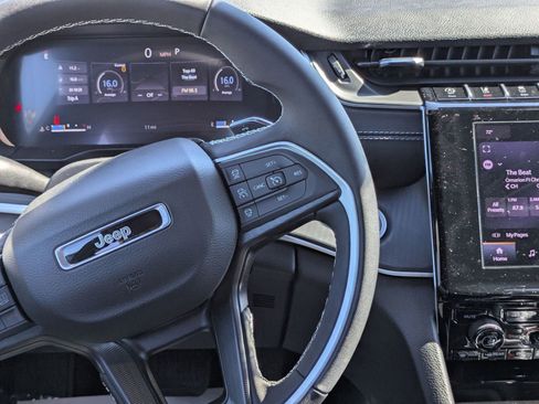 New 2025 Jeep Grand Cherokee Laredo X image 20