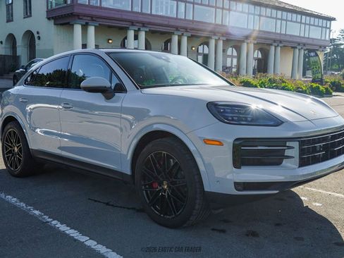 Used 2024 Porsche Cayenne S image 12