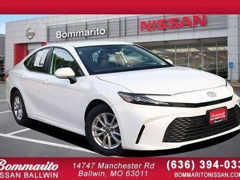 Used 2025 Toyota Camry LE FWD image 1