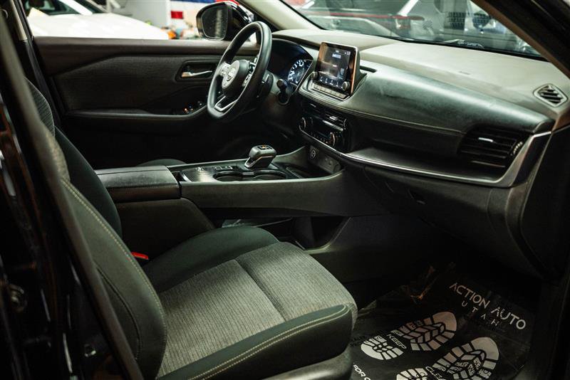 Used 2022 Nissan Rogue SV FWD image 13